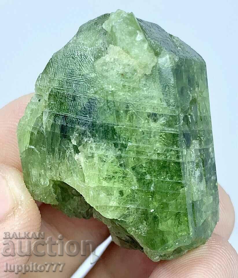 Delivery of 835 carat natural green diopsite facet quality lot 5 pcs. Delivery of 835 carat natural green diopsite facet quality lot 5 pcs.