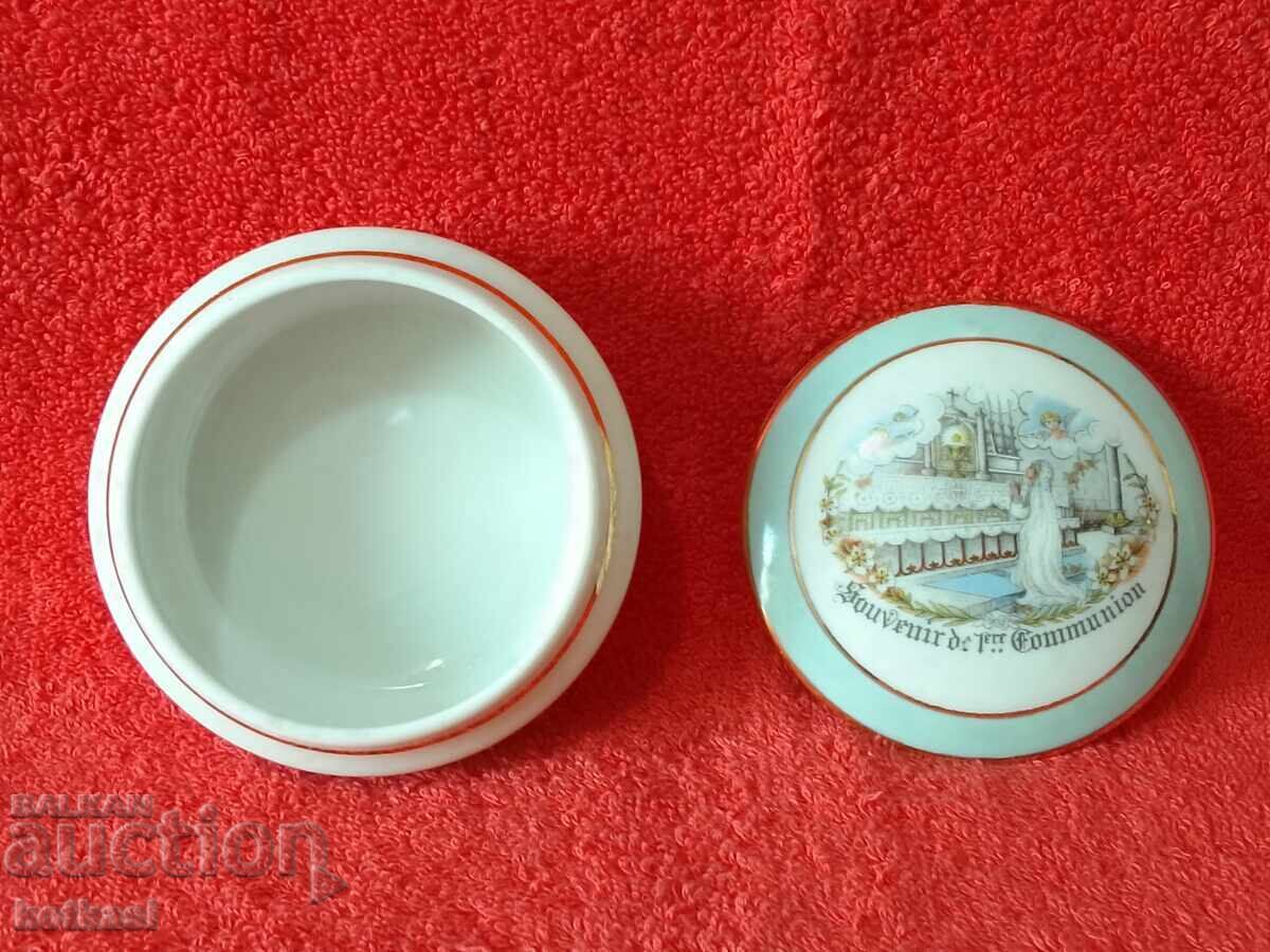 Auction  Old porcelain jewelry box LIMOGES gilding L.Perrier