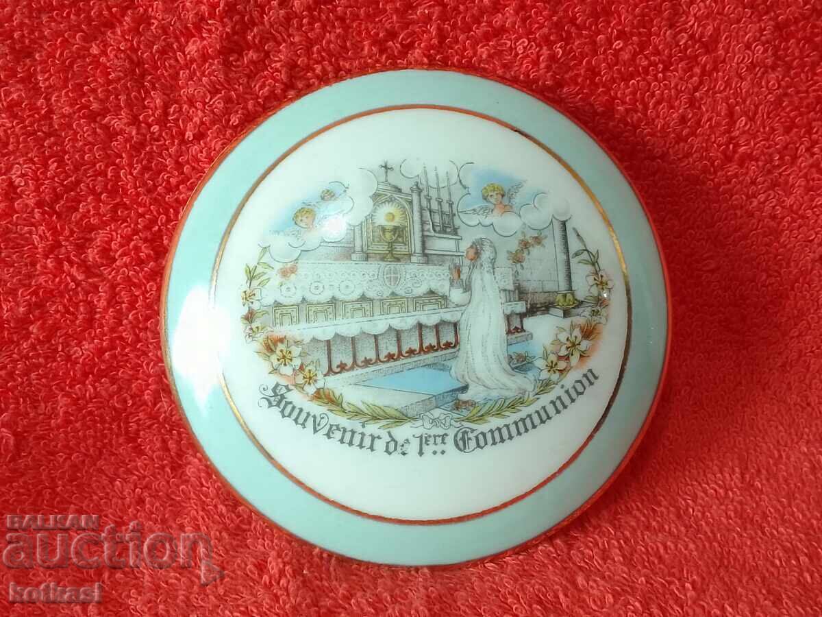 Delivery of Old porcelain jewelry box LIMOGES gilding L.Perrier