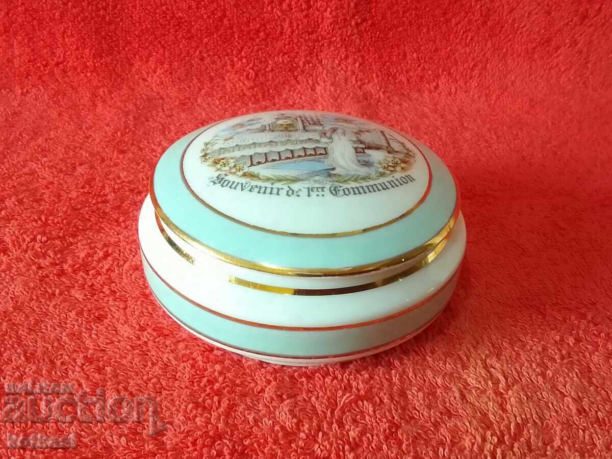 Old porcelain jewelry box LIMOGES gilding L.Perrier