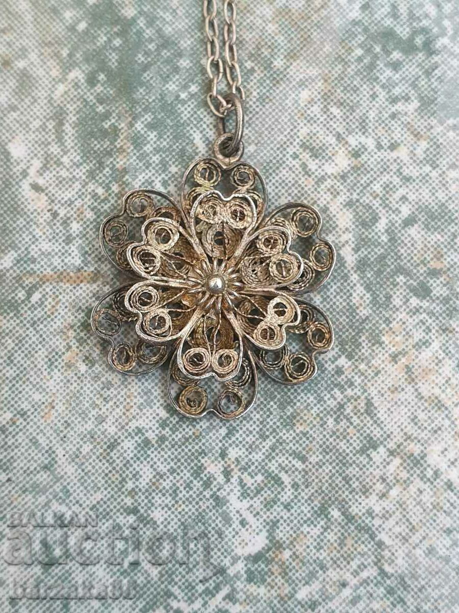 Silver necklace with Filigree