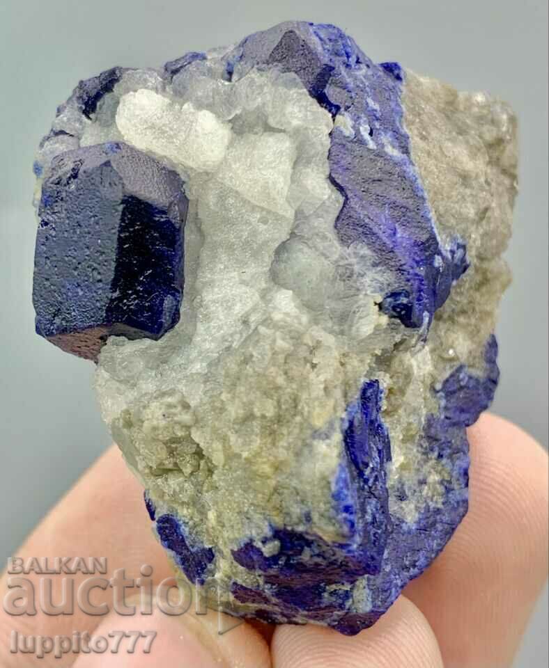 Auction 52 grams of natural lapis lazuli on a unique matrix Auction 52 grams of natural lapis lazuli on a unique matrix