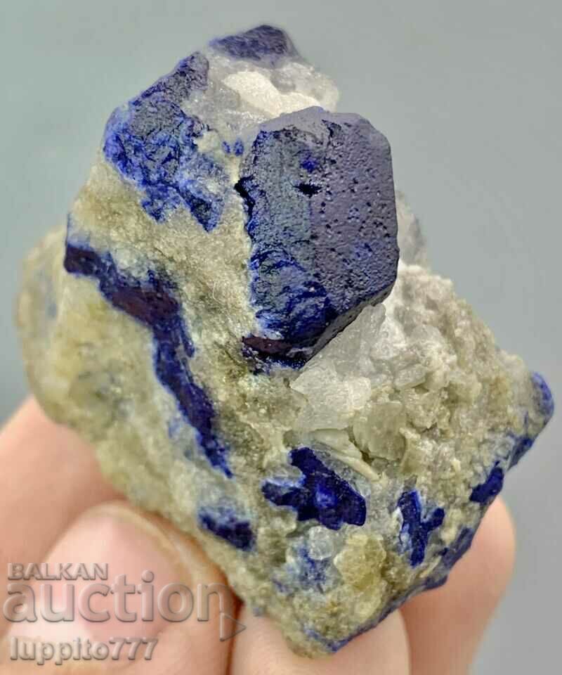 Delivery of 52 grams of natural lapis lazuli on a unique matrix Delivery of 52 grams of natural lapis lazuli on a unique matrix