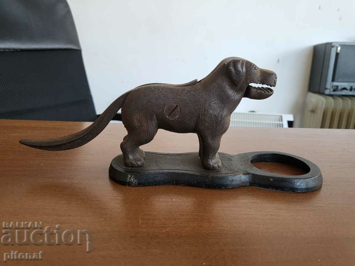 Antique cast iron nutcracker with price 120.00 BGN | € 61.36 Antique cast iron nutcracker with price 120.00 BGN | € 61.36