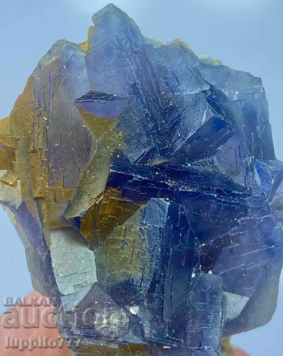 192 de grame de fantomă de fluorit albastru natural pe matrice unică