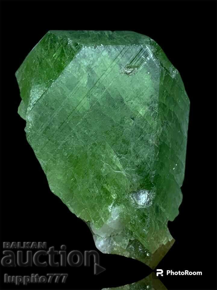 Auction 100 grams of natural green diopsite facet quality lot 6 pcs. Auction 100 grams of natural green diopsite facet quality lot 6 pcs.