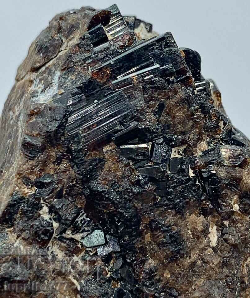 46 γραμμάρια φυσικού βεσουβιανίτη με αλβίτη σε μια μοναδική μήτρα με τιμή 155.00 BGN | € 79.25