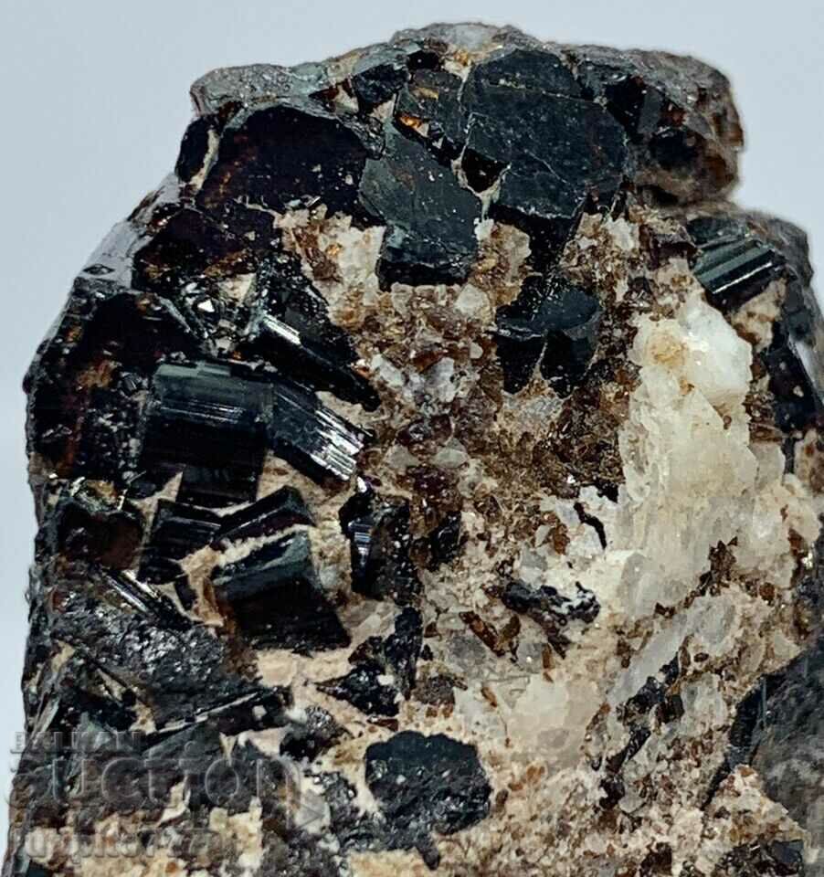 Δημοπρασία 46 γραμμάρια φυσικού βεσουβιανίτη με αλβίτη σε μια μοναδική μήτρα