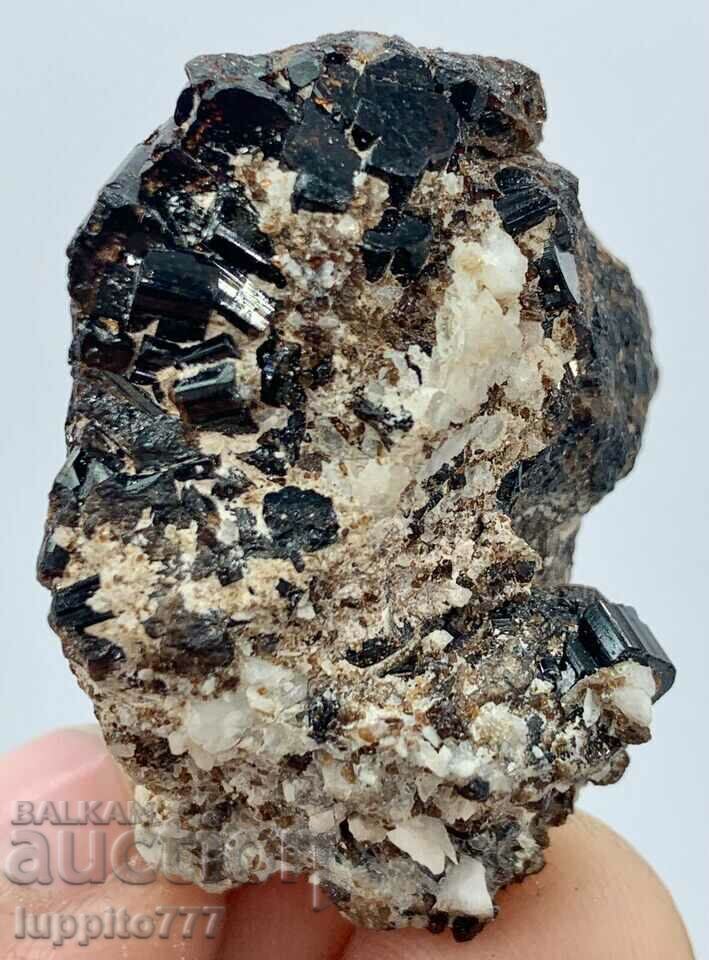 46 γραμμάρια φυσικού βεσουβιανίτη με αλβίτη σε μια μοναδική μήτρα - 5