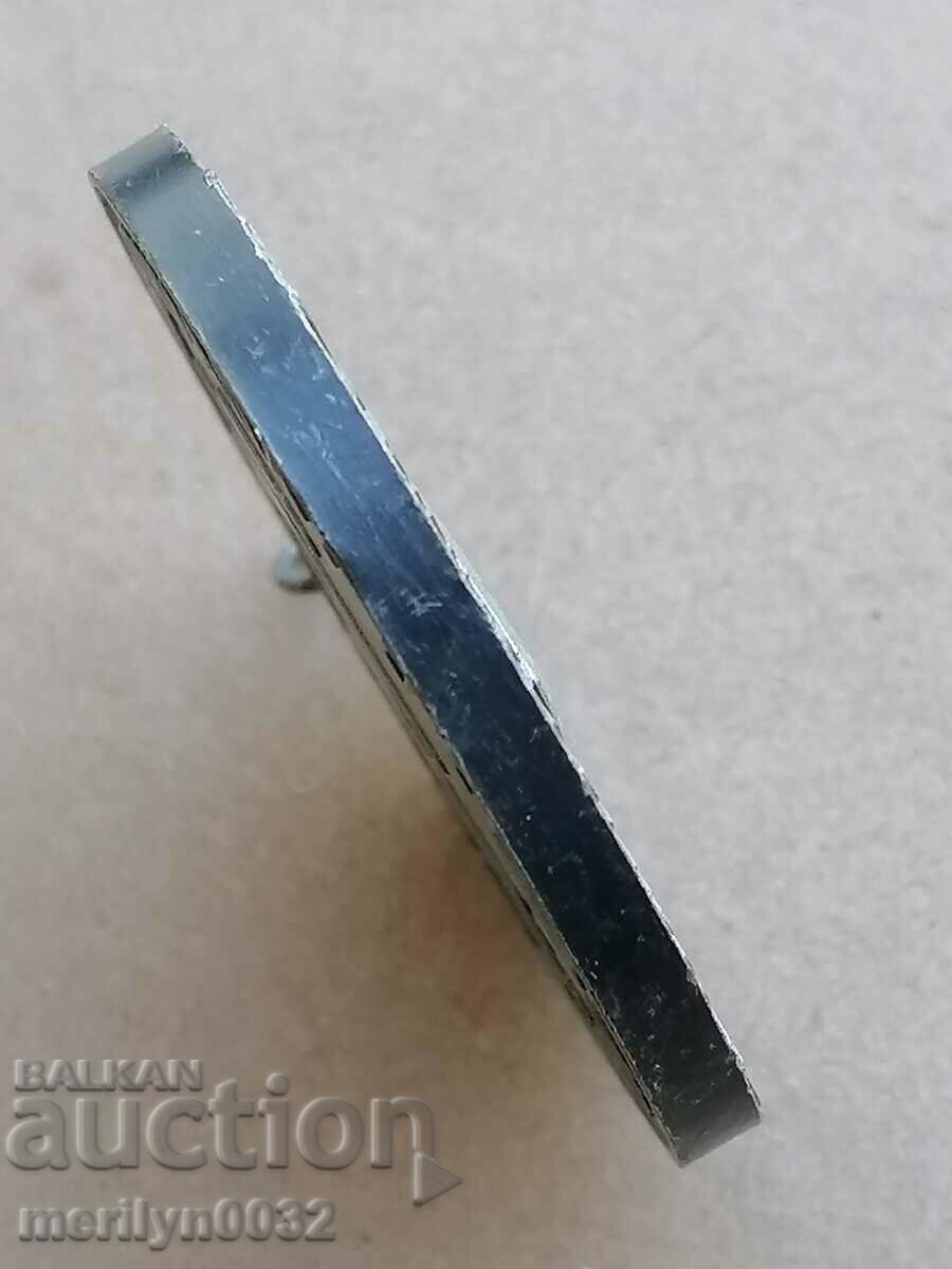 Delivery of PLAQUET medal - NRB Delivery of PLAQUET medal - NRB