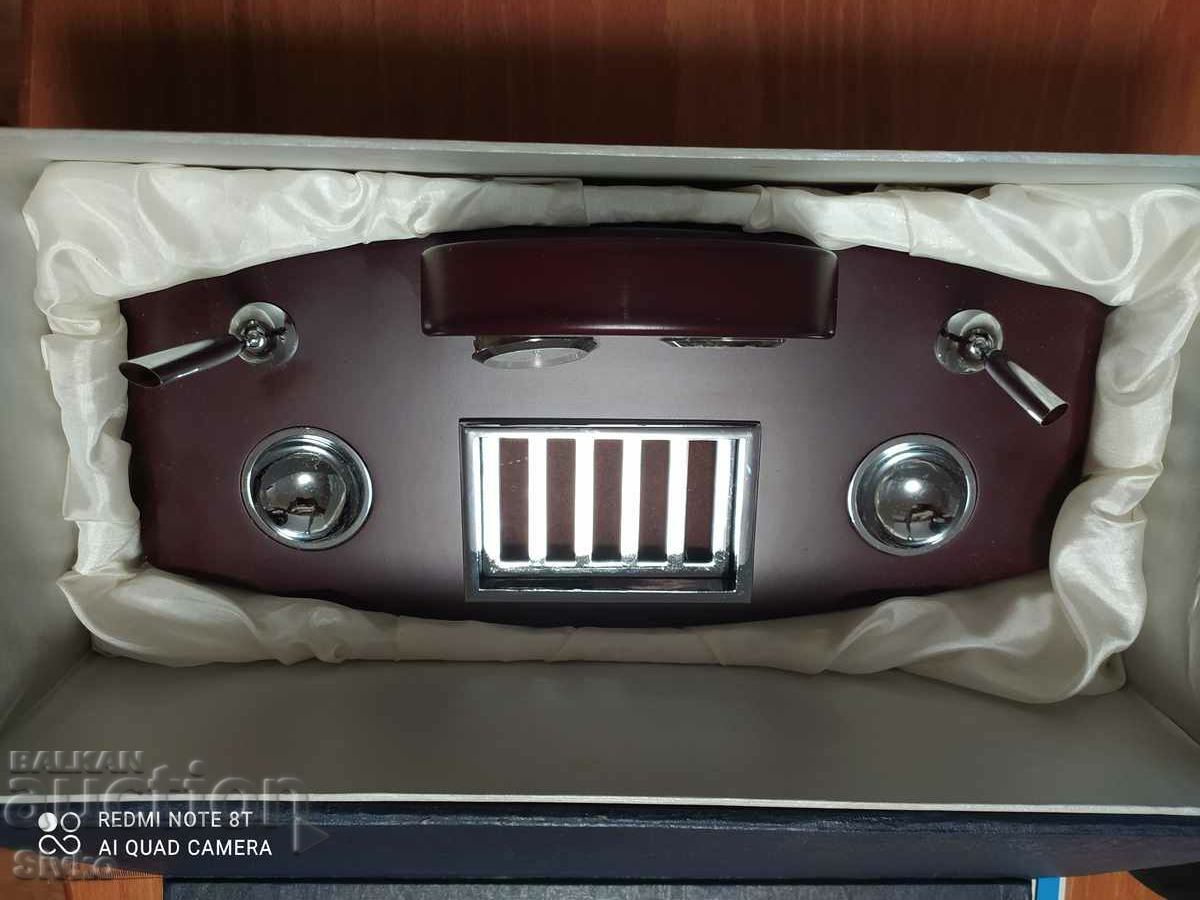 Luxury desk with clock and thermometer unused with price 29.99 BGN | € 15.33