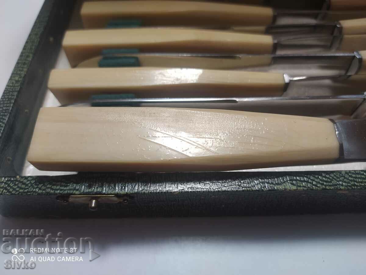 Dining knives unused - 6 Dining knives unused - 6