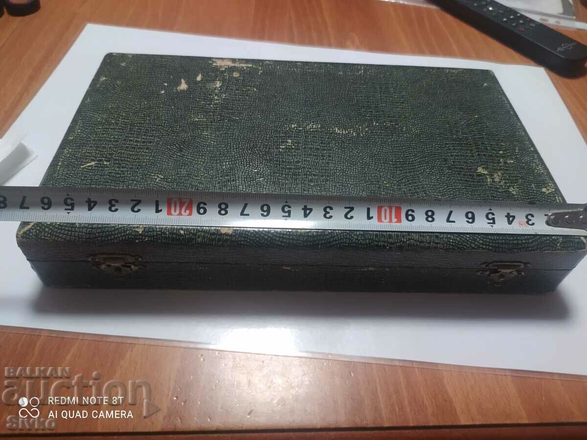 Dining knives unused - 7 Dining knives unused - 7