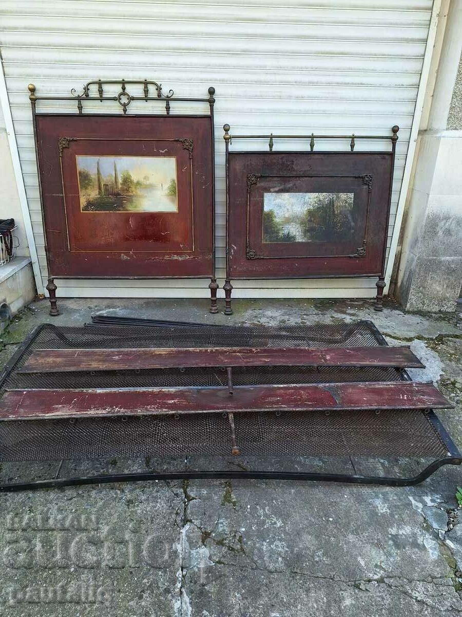OLD BED PAINTED BOARDS BRASS FITTINGS OLD BED PAINTED BOARDS BRASS FITTINGS
