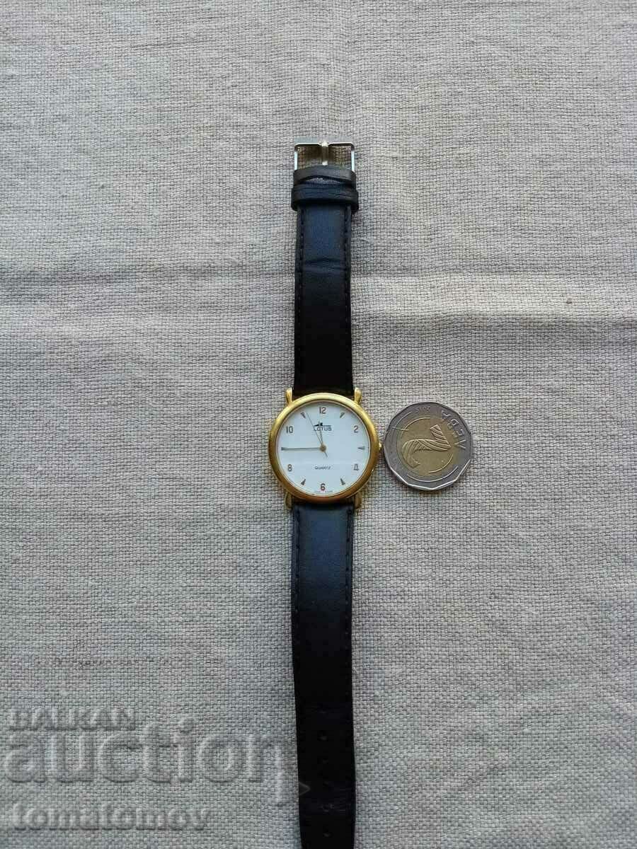 Ceasul Lotus funcționează cu preț € 15.00 | 29.34 BGN Ceasul Lotus funcționează cu preț € 15.00 | 29.34 BGN