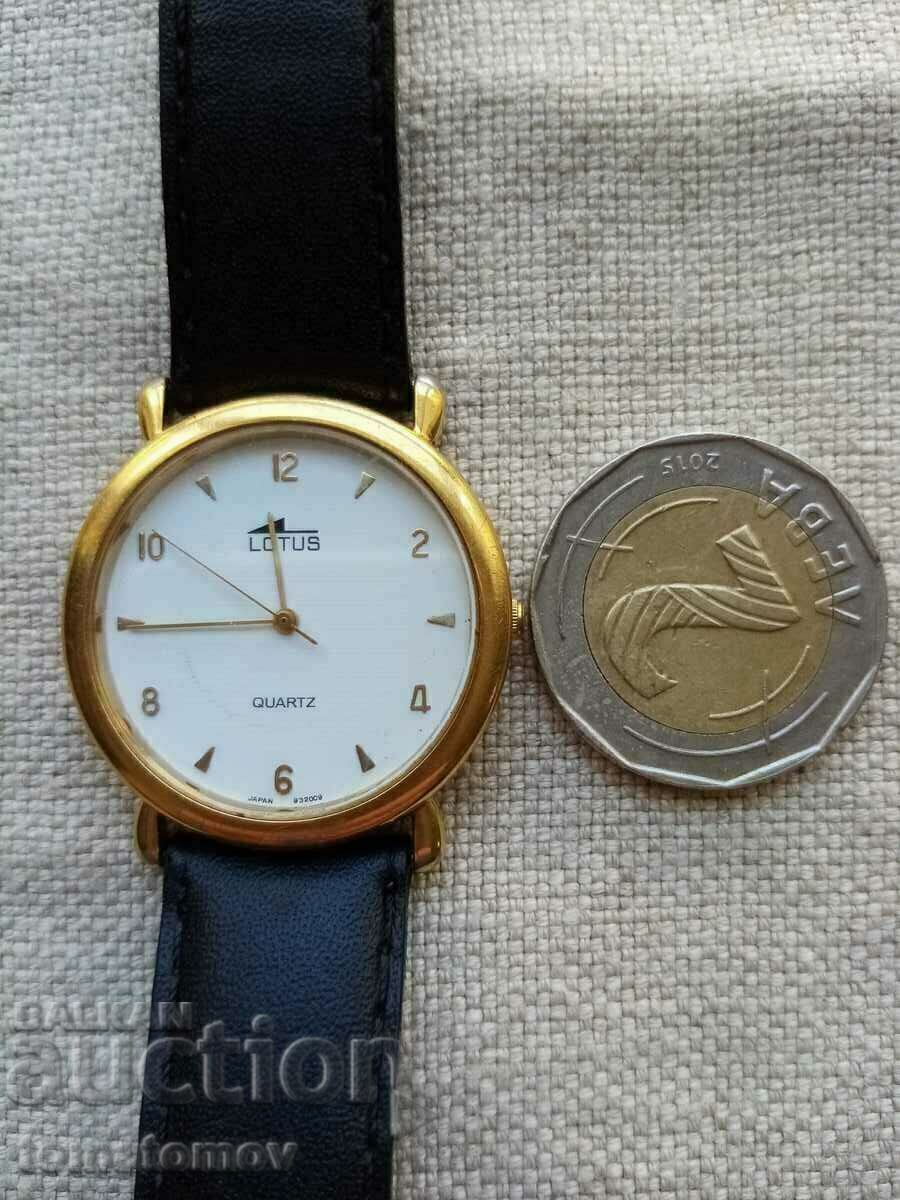 Ceasul Lotus funcționează Ceasul Lotus funcționează