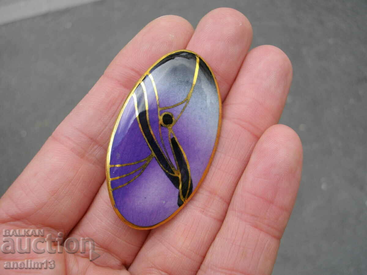 BROȘĂ VECHE DE PORȚELAN cu preț 35.00 BGN | € 17.90