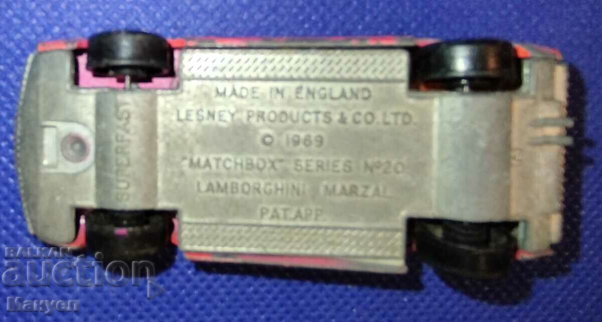 Livrarea Vand cutie de chibrituri "Lamborghini". Livrarea Vand cutie de chibrituri "Lamborghini".