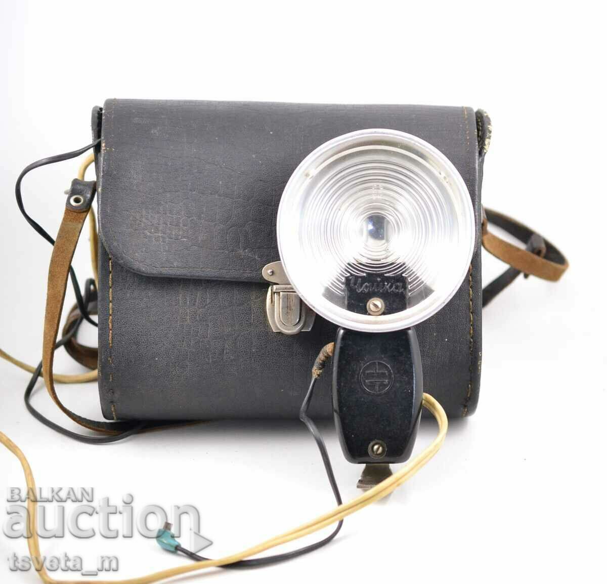 Vintage photo flash Seagull USSR - works with price 25.00 BGN | € 12.78 Vintage photo flash Seagull USSR - works with price 25.00 BGN | € 12.78