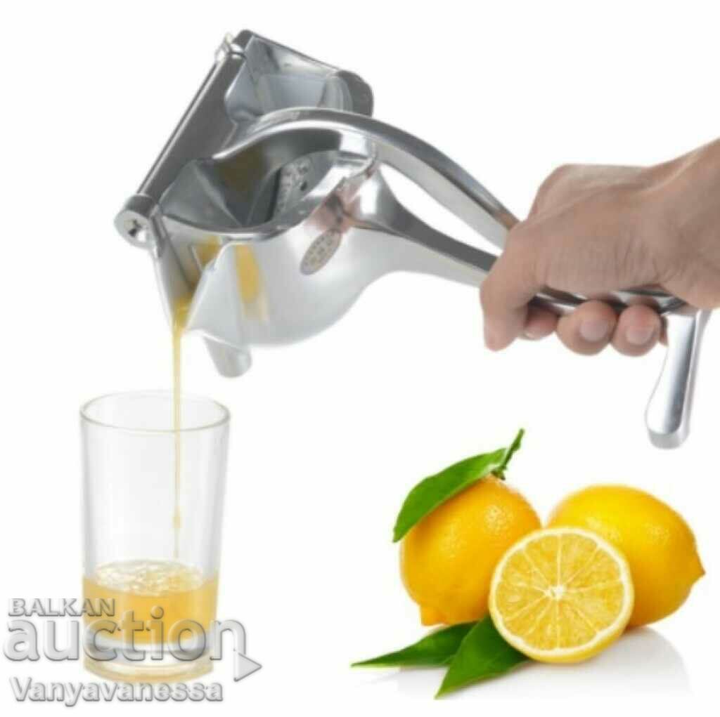 Manual press for lemon and other citrus fruits