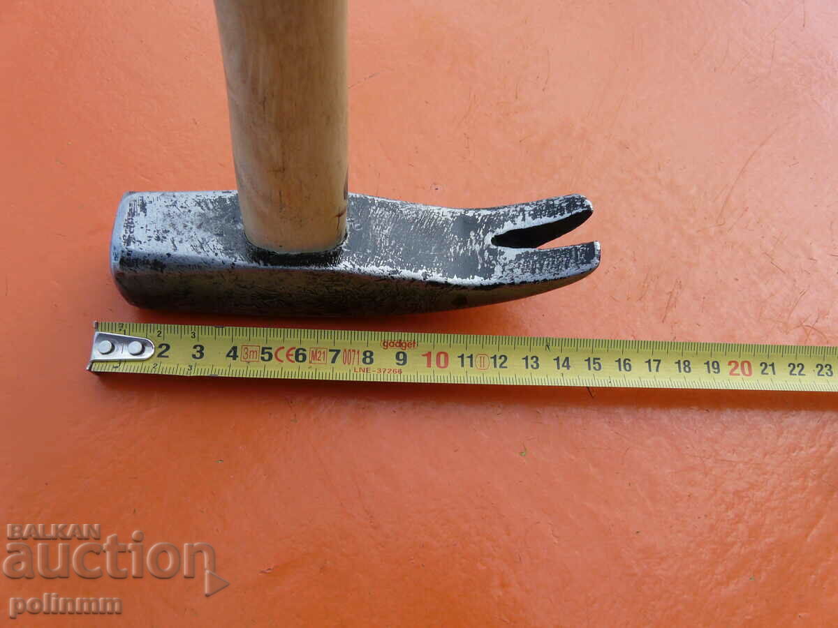 Old Craftsman's Hammer - 250 με τιμή 35.00 BGN | € 17.90 Old Craftsman's Hammer - 250 με τιμή 35.00 BGN | € 17.90