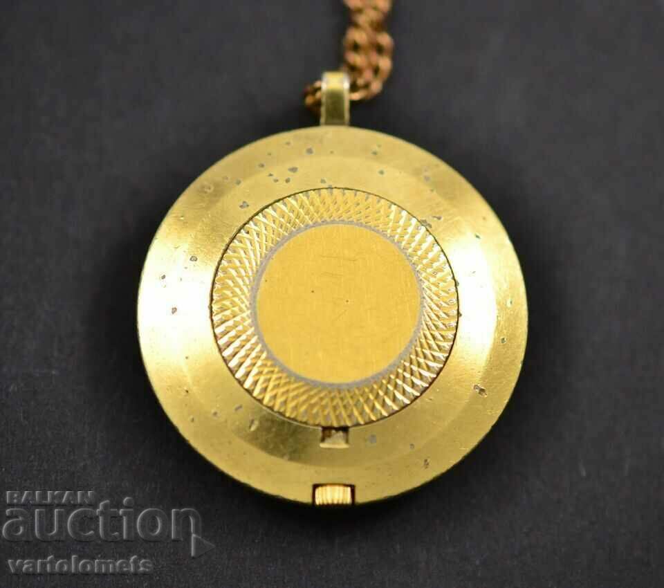 Аукцион Дамски часовник, огърлица ЧАЙКА СССР позлата - работи Аукцион Дамски часовник, огърлица ЧАЙКА СССР позлата - работи