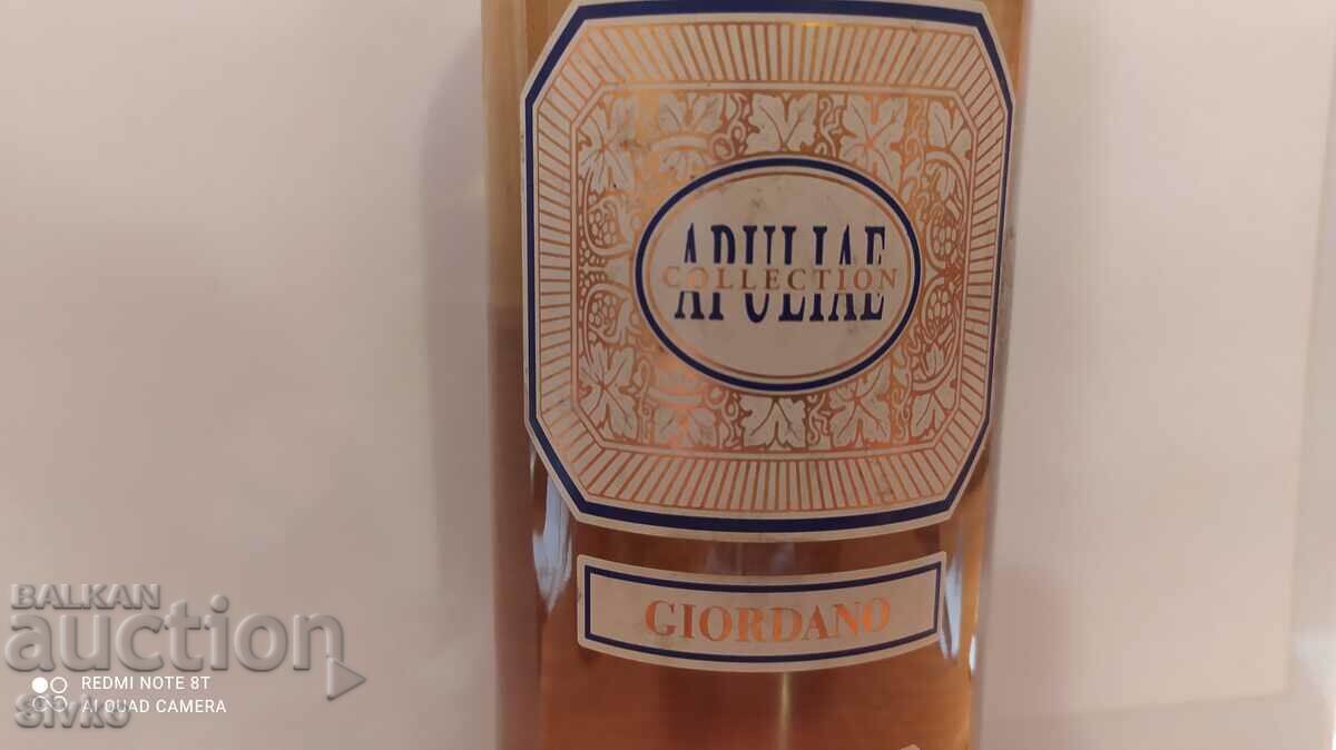 Auction Wine Italy 2010 blend of malvasia and pinot Auction Wine Italy 2010 blend of malvasia and pinot