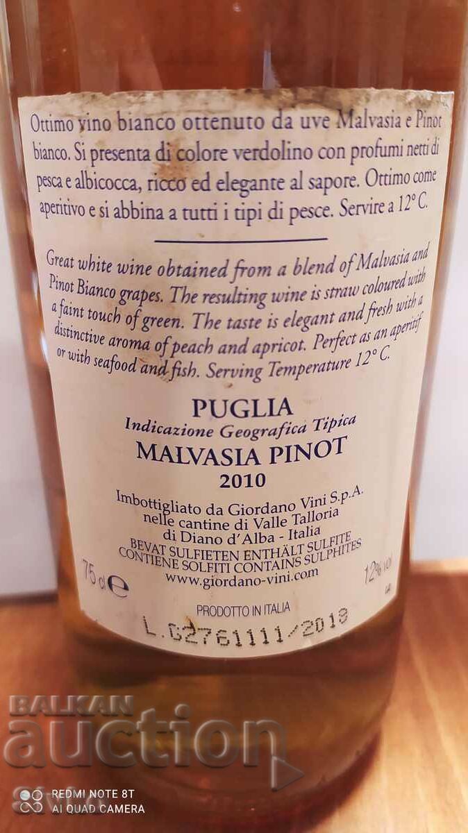 Delivery of Wine Italy 2010 blend of malvasia and pinot Delivery of Wine Italy 2010 blend of malvasia and pinot