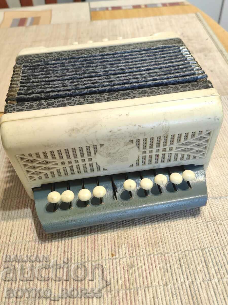 Foarte rar Acordeonul pentru copii din Rusia Social URSS Vyatka Yubileynaya - 7 Foarte rar Acordeonul pentru copii din Rusia Social URSS Vyatka Yubileynaya - 7