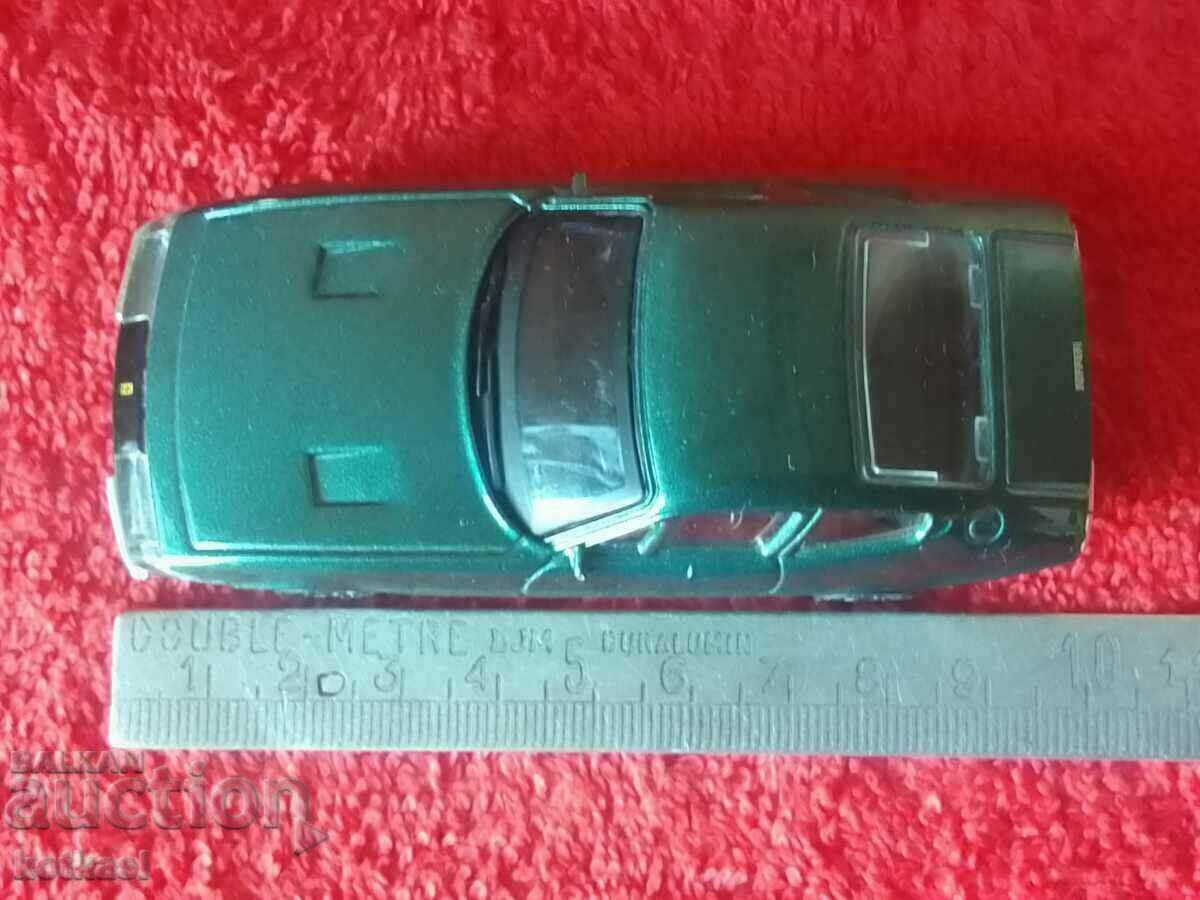 Old model car burago Ferrari 365 GTB4 1/43