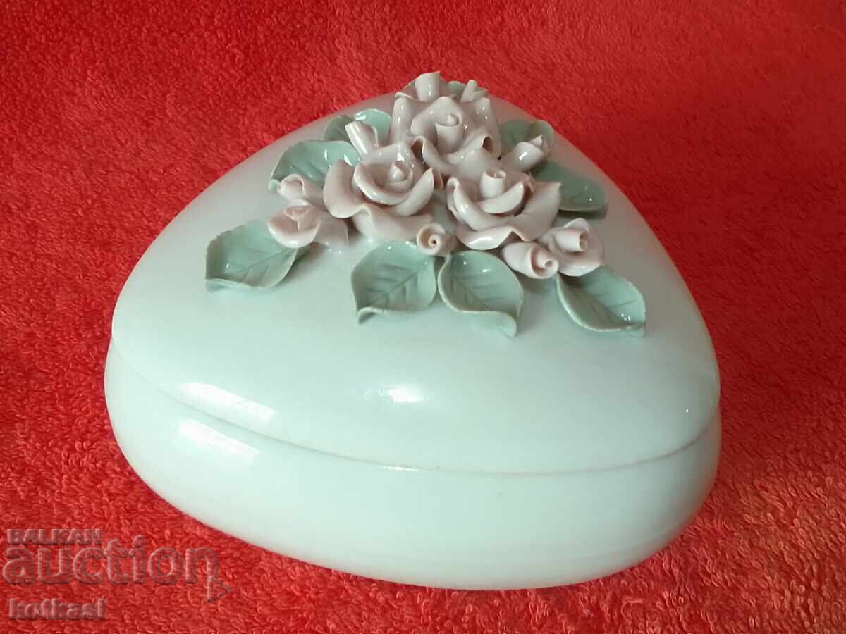 Old Bulgarian porcelain jewelry box, Bulgaria, without chips - 7 Old Bulgarian porcelain jewelry box, Bulgaria, without chips - 7