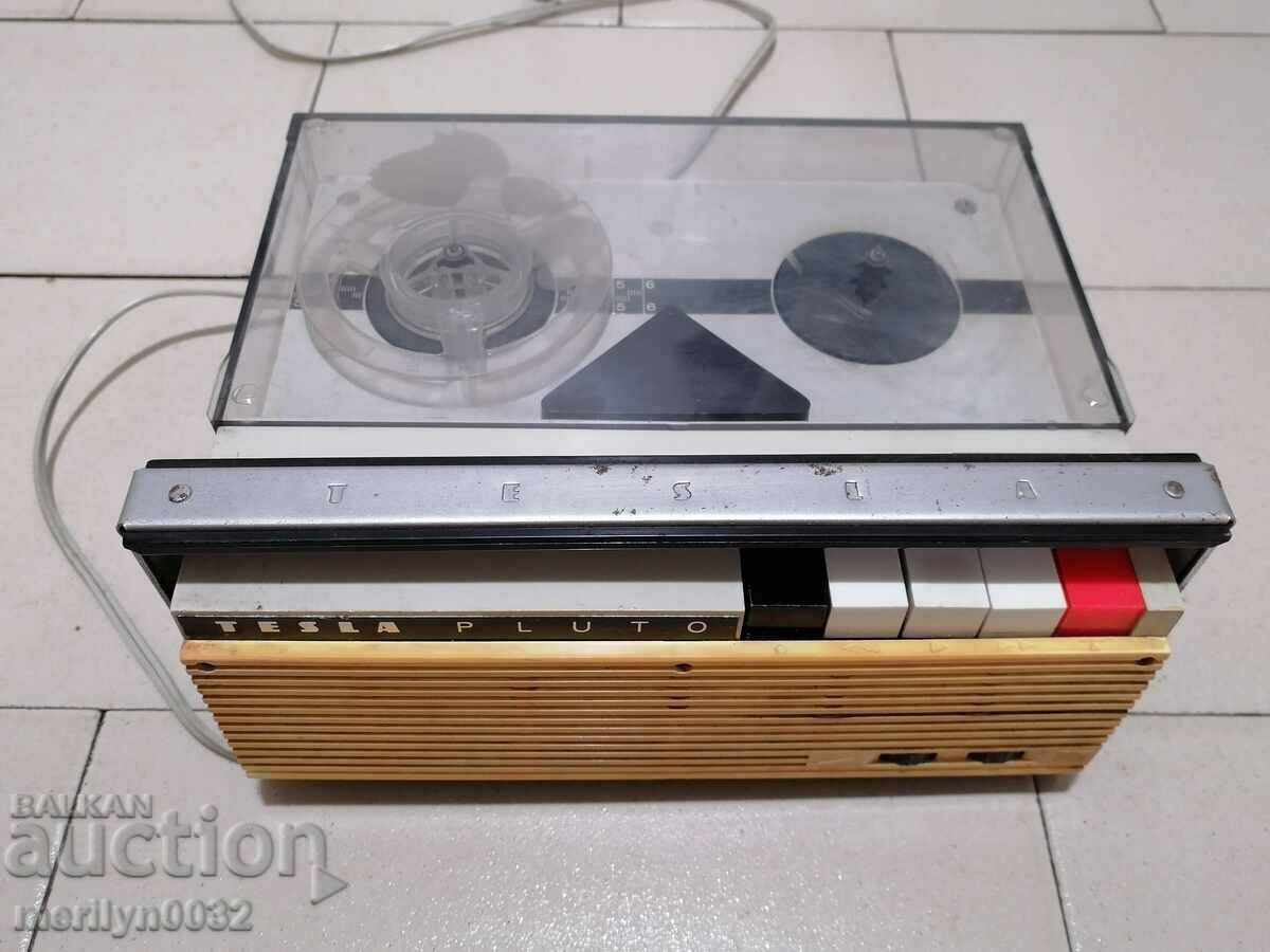 Cehoslovacia TESLA anilor 1960 magnetofon cu preț 89.00 BGN | € 45.50 Cehoslovacia TESLA anilor 1960 magnetofon cu preț 89.00 BGN | € 45.50