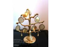 Beautiful Gilded Tree Of Life With Photo Frames