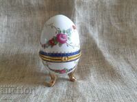 Porcelain jeweler's egg - Q.Limoges