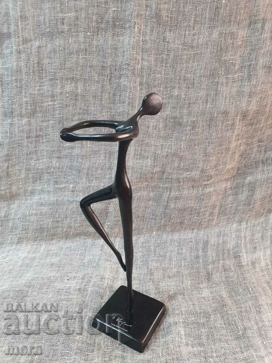 Sculptura autorului din metal din bronz 2
