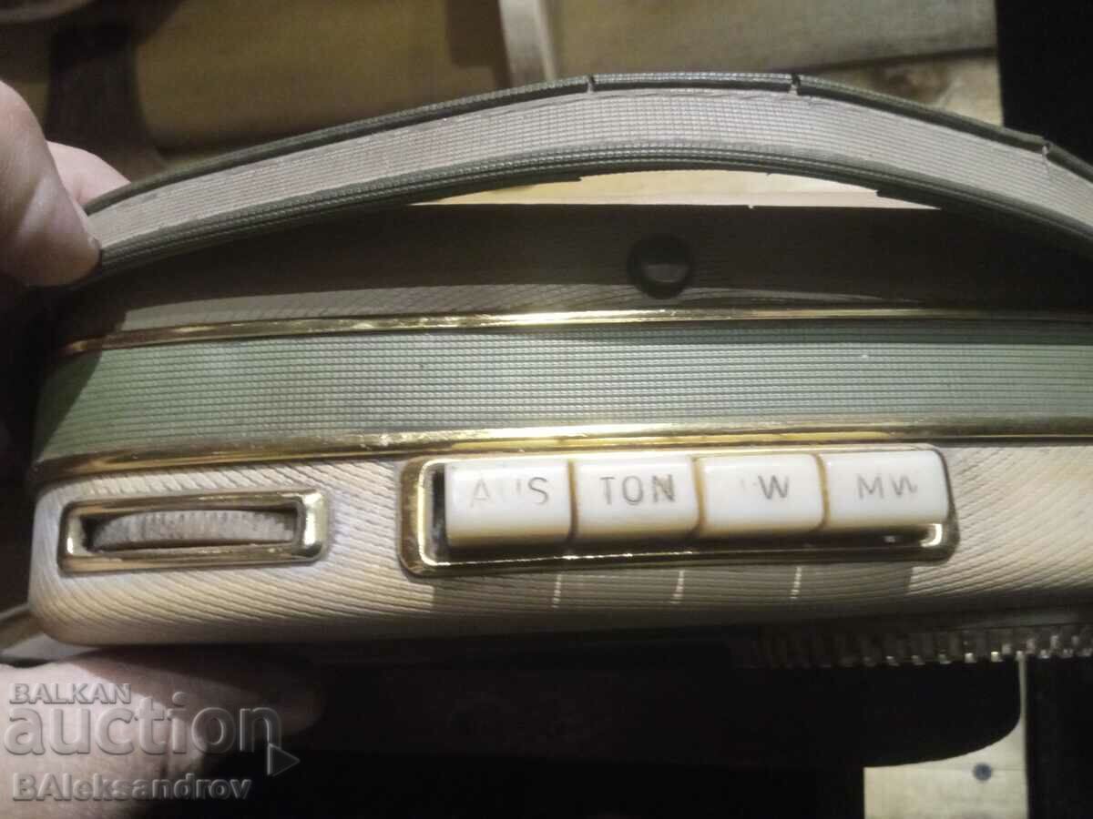 Auction Old rare small radio INGELEN Auction Old rare small radio INGELEN