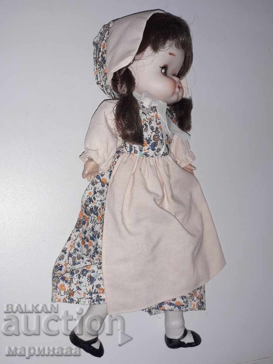 OLD DOLL. PORCELAIN with price 5.00 BGN | € 2.56 OLD DOLL. PORCELAIN with price 5.00 BGN | € 2.56