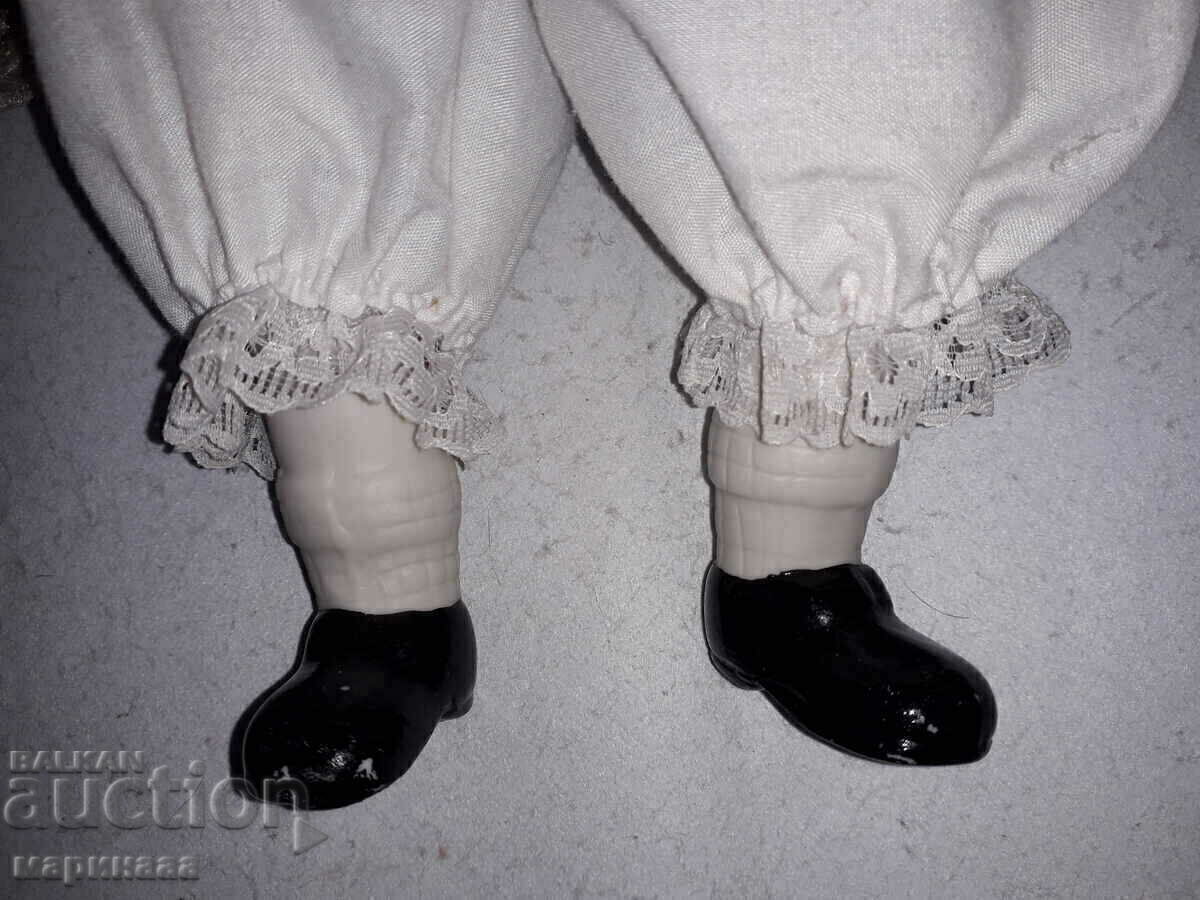 OLD DOLL. PORCELAIN - 5 OLD DOLL. PORCELAIN - 5