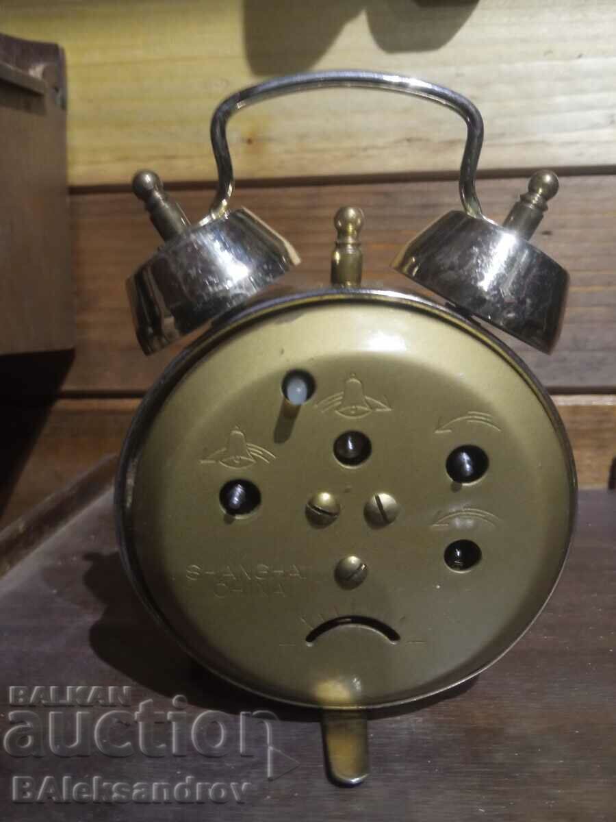 Аукцион Стар будилник с календар Аукцион Стар будилник с календар