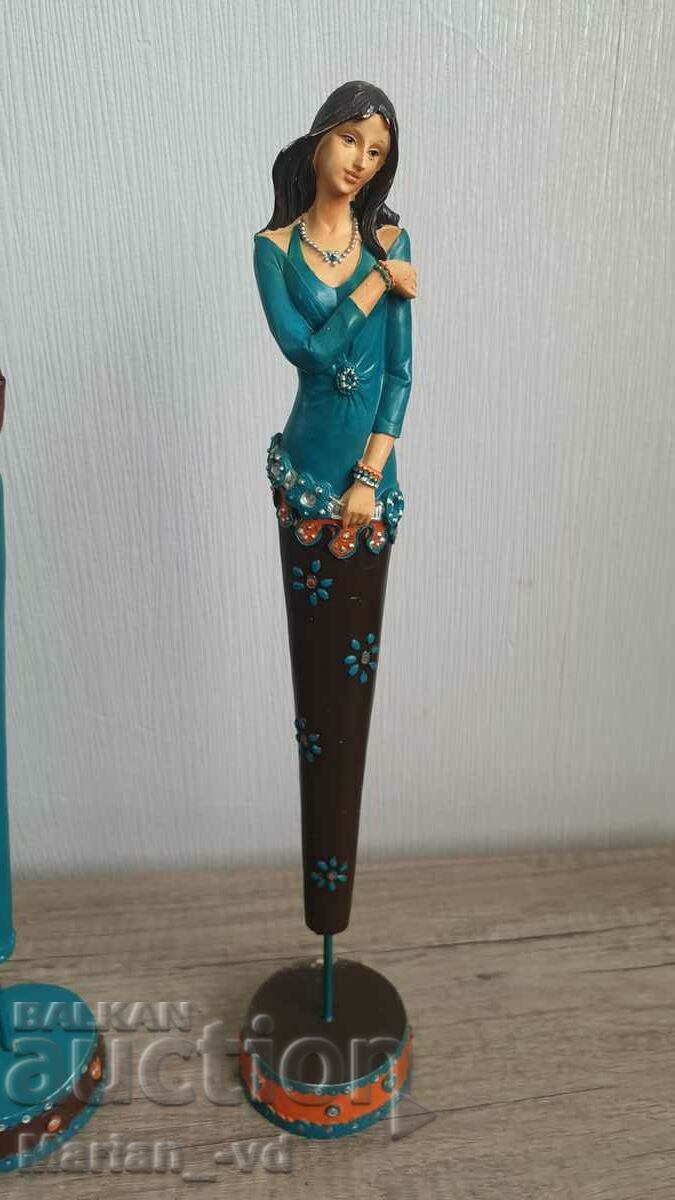 Auction Resin ladies for hanging necklaces Auction Resin ladies for hanging necklaces