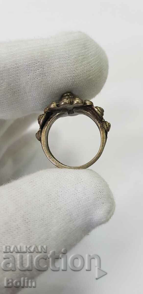 Delivery of A rare silver Renaissance ring 19-20th century Delivery of A rare silver Renaissance ring 19-20th century