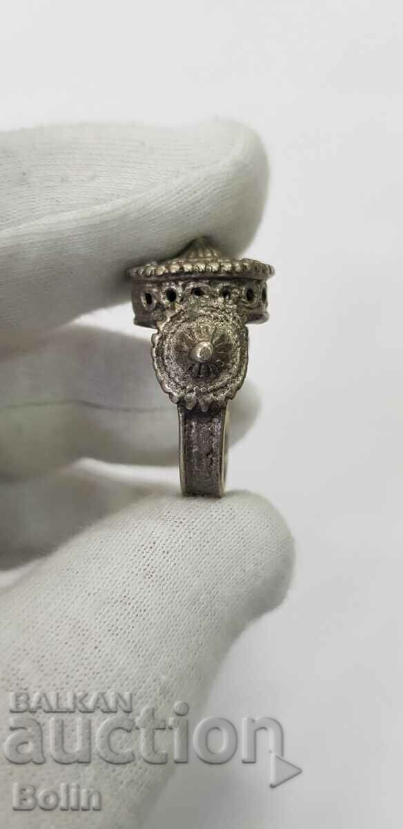 Delivery of A rare silver Renaissance ring 19-20th century