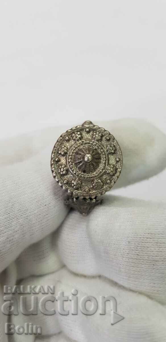 A rare silver Renaissance ring 19-20th century - 7
