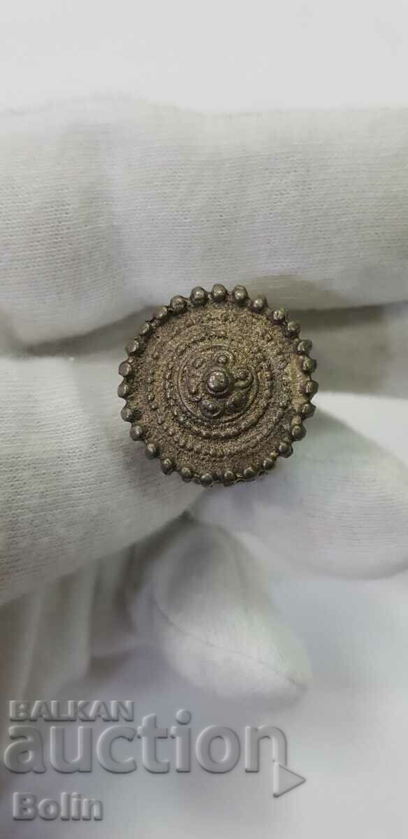 Un rar inel renascentist din argint din secolul 19-20