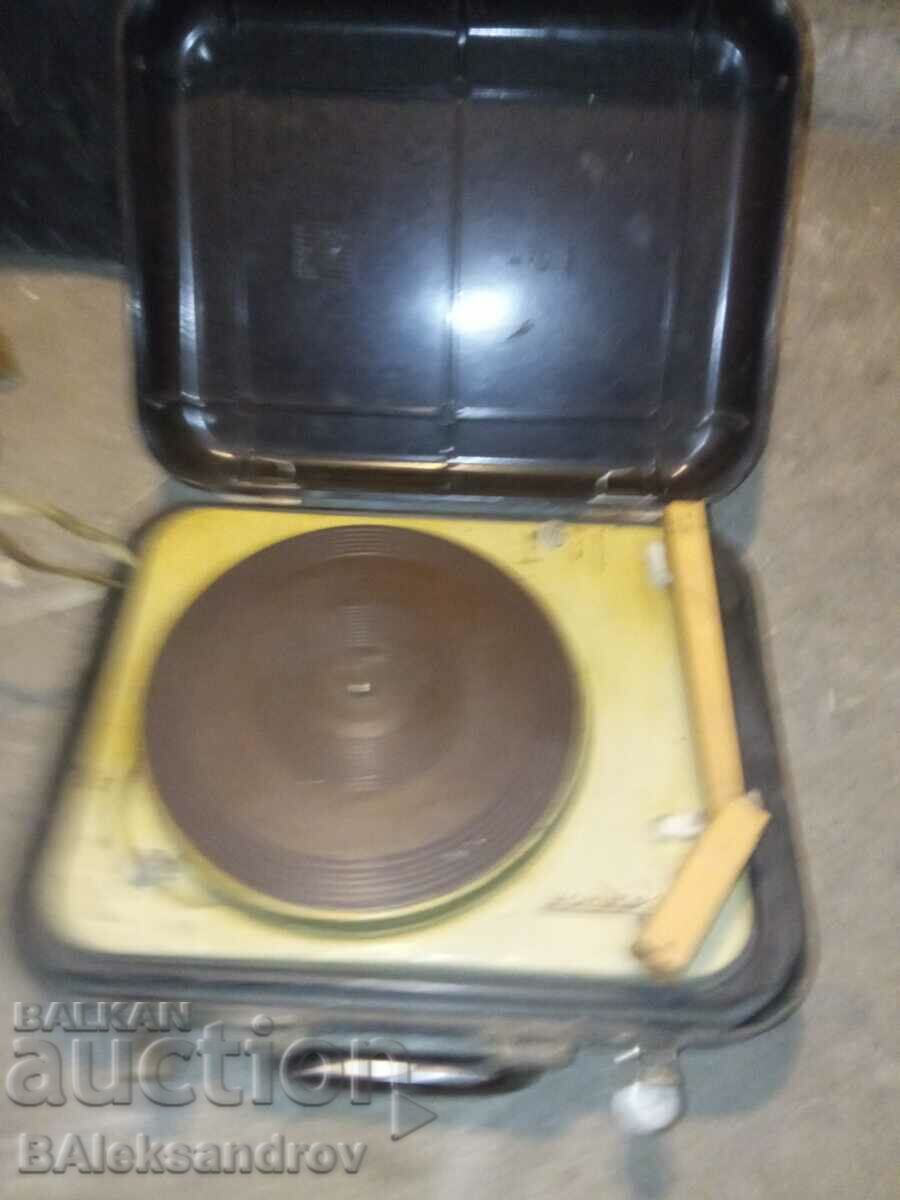 Old Soviet gramophone in a bakelite case with price 56.00 BGN | € 28.63