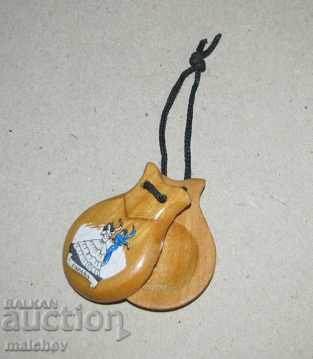 Spanish wooden castanets souvenir and working, excellent
