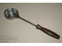 Large strainer 29 cm stainless with bakelite handle, excellent