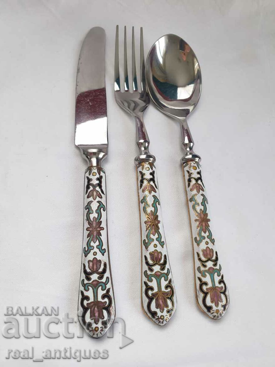 Enamel cutlery set