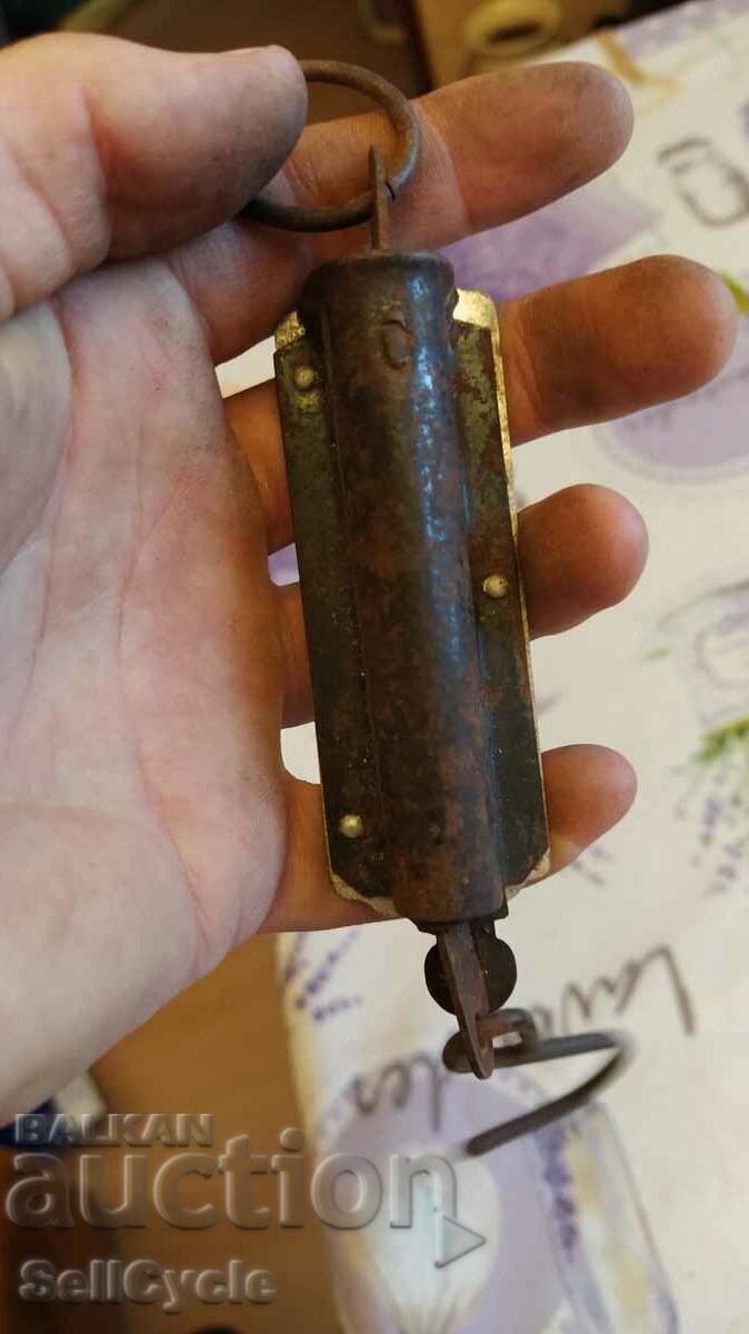 Auction Old hand scale Auction Old hand scale