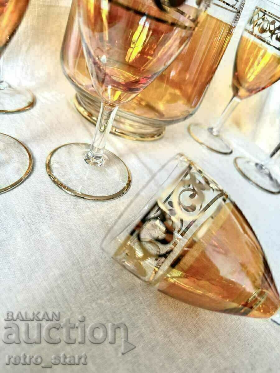 Delivery of Vintage wine service amber color with gilding